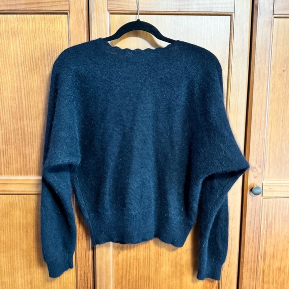 Vintage Rafaella Black Angora Wool Blend Sweater Scallop Neck SMALL Hong Kong - Picture 5 of 9